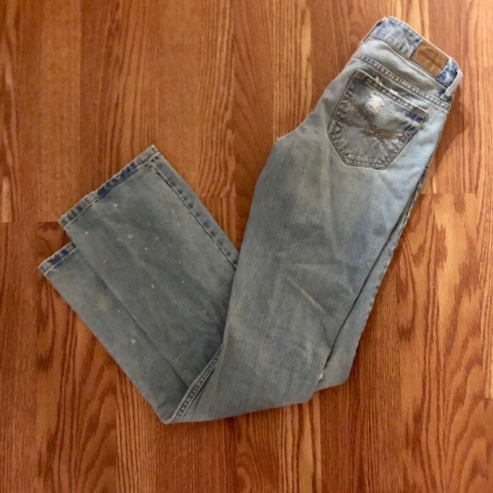 LIKE NEW DESTROYED LIGHT WASH AEROPOSTALE JEANS
